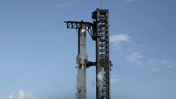 Chuyến bay thử nghiệm thứ 10 của SpaceX Starship thành công giúp trở lại mặt trăng vào năm 2027